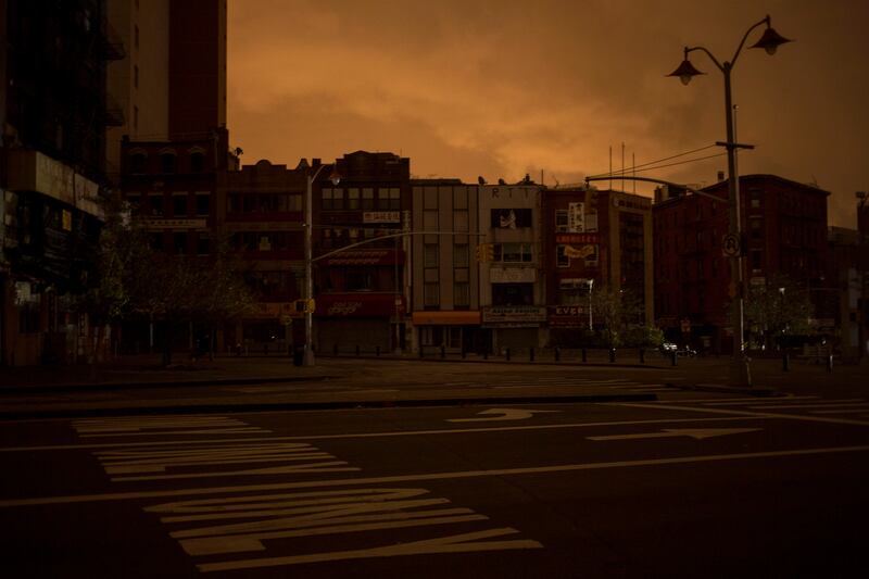 galleries/2012/11/03/manhattan-s-darkest-nights-sandy-s-aftermath-photos/powerless-manhattan-ben-baker-photos-06_y5n8nk