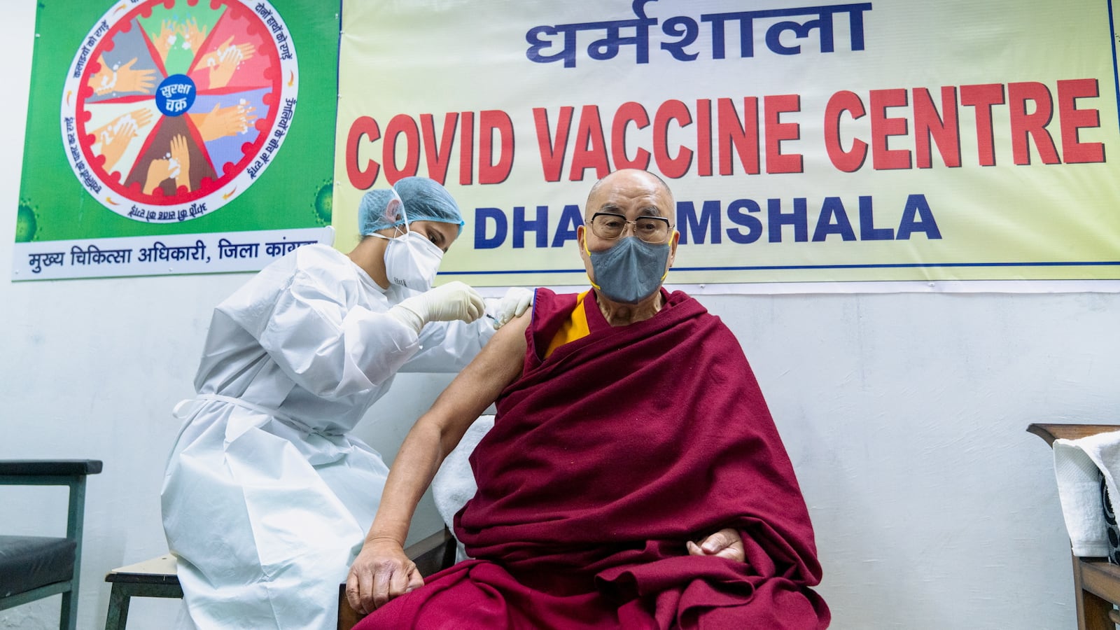 2021-03-06T125843Z_93915264_RC2M5M9AMI2Q_RTRMADP_3_HEALTH-CORONAVIRUS-VACCINE-DALAILAMA_pifftp