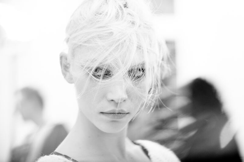 galleries/2013/03/07/backstage-at-paris-fashion-week-fall-2013-photos/130306-fashion11_dzqyuk