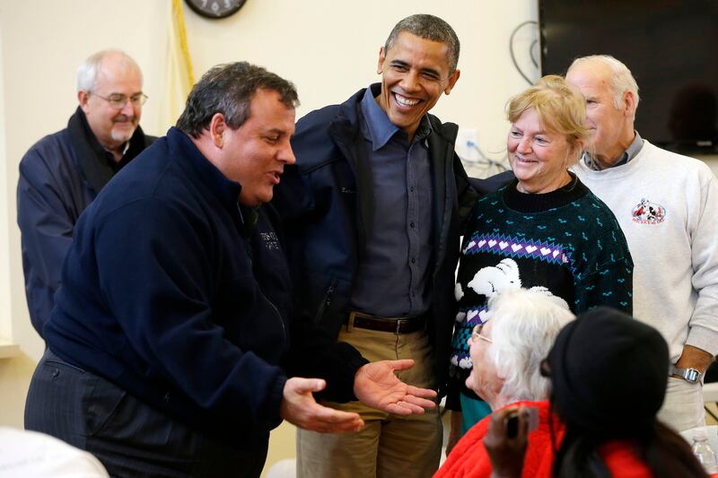 galleries/2013/05/28/barack-obama-and-chris-christie-s-jersey-shore-bromance-photos/obama-christie-2012-sandy1_tzjz6f
