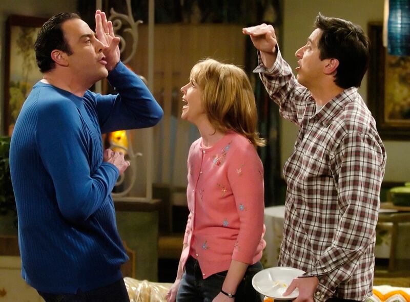 galleries/2011/05/23/series-finales/series-finales---raymond_su4fsc