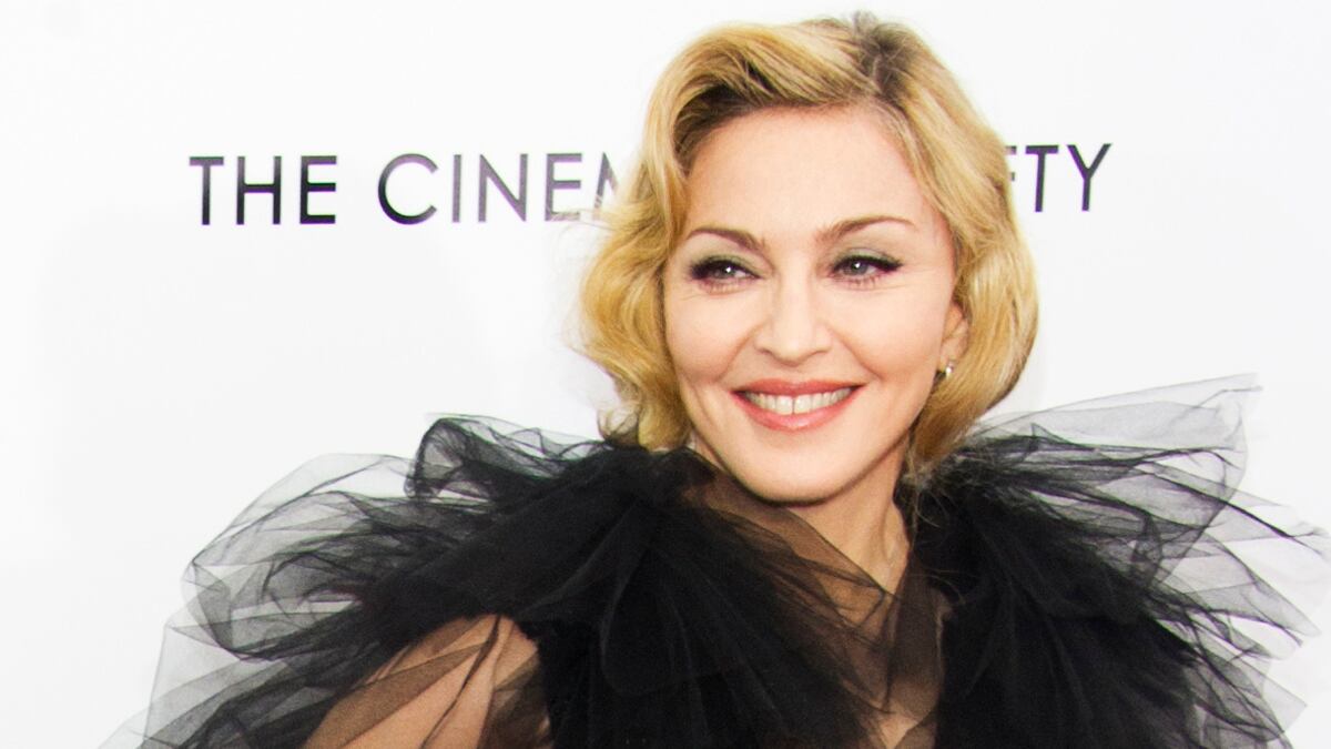 cheats/2012/01/30/idol-to-air-madonna-s-new-video/madonna-goes-cheerleader-in-new-video-cs_uyb8fo