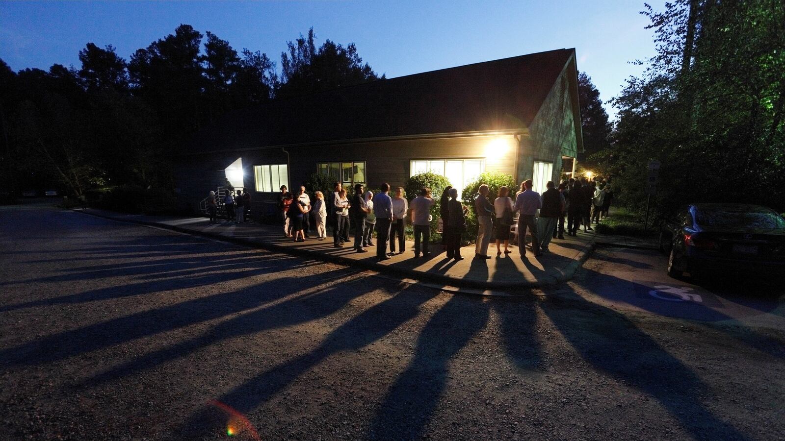 cheats/2016/11/05/early-voting-plagued-by-long-lines/161105-long-lines-early-vote-cheat_ig0kqp