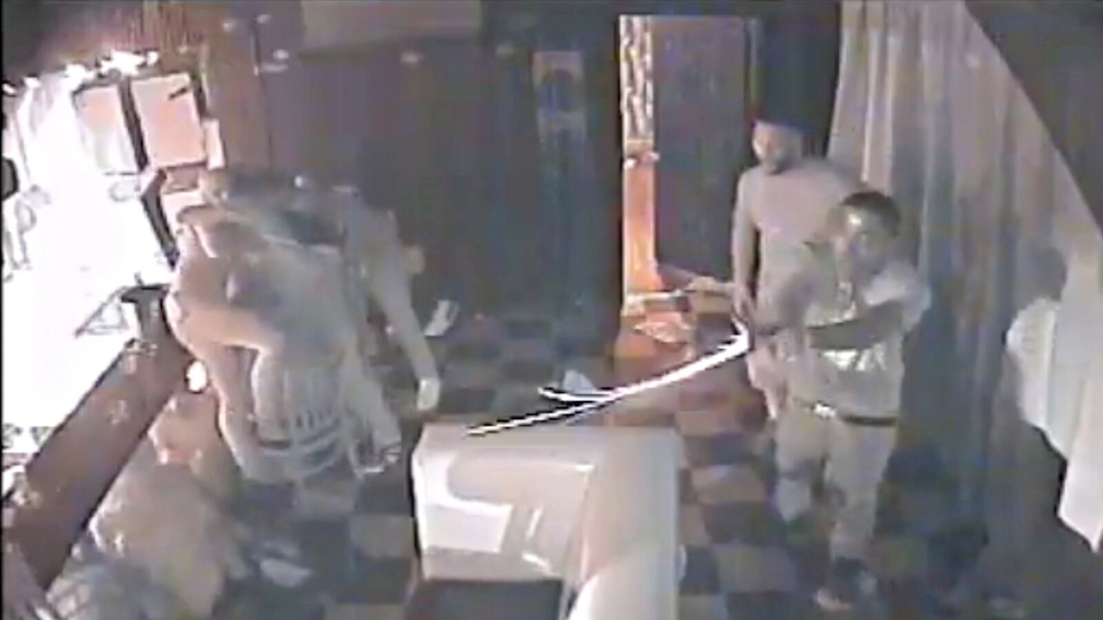 cheats/2016/06/01/irving-plaza-cancels-shows-after-shooting/160526-troy-ave-shooting-video-nydn-cheat_grm0ds