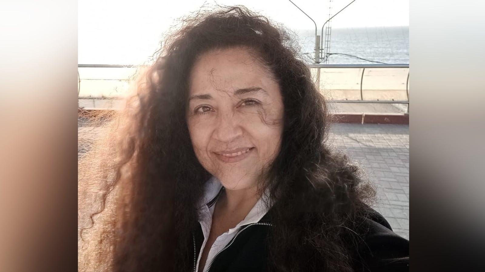 imgonline-com-ua-FrameBlurred-aQLBPS3kfclwW_lf5jkp