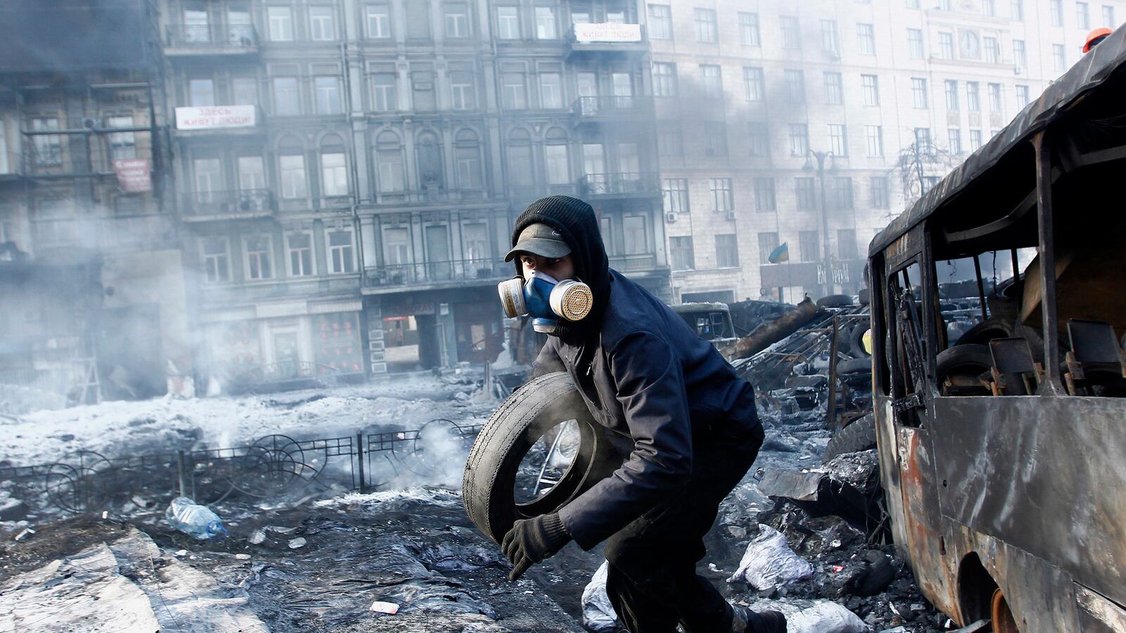 cheats/2014/01/27/more-clashes-with-ukrainian-gov-t/140127-ukraine-cheat_tt5wjn