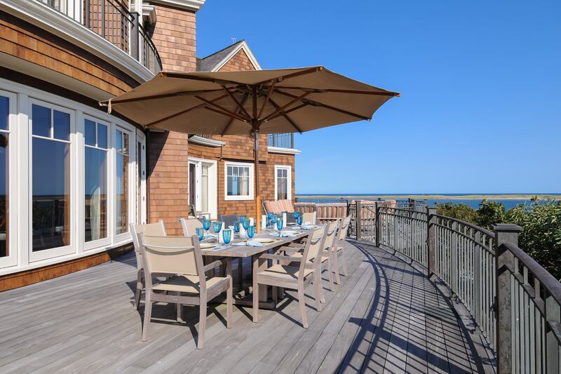 galleries/2014/09/06/omg-i-want-this-house-chatham-ma-photos/140903-omg-4_i2akxj