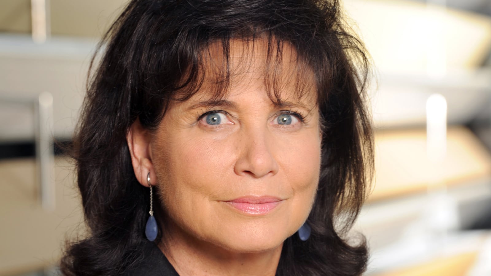 articles/2012/01/20/anne-sinclair-dsk-s-wife-recounts-debacle-in-french-elle-interview/anne-sinclair-first-interview-pape_n6jq3e