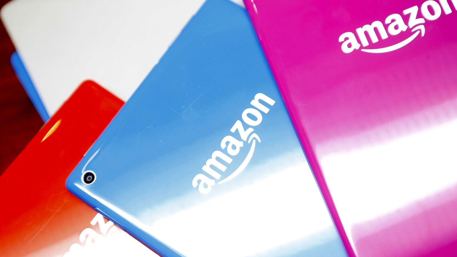 cheats/2015/11/03/amazon-opens-first-physical-bookstore/151103-amazon-bookstore-cheat_cqlyuo