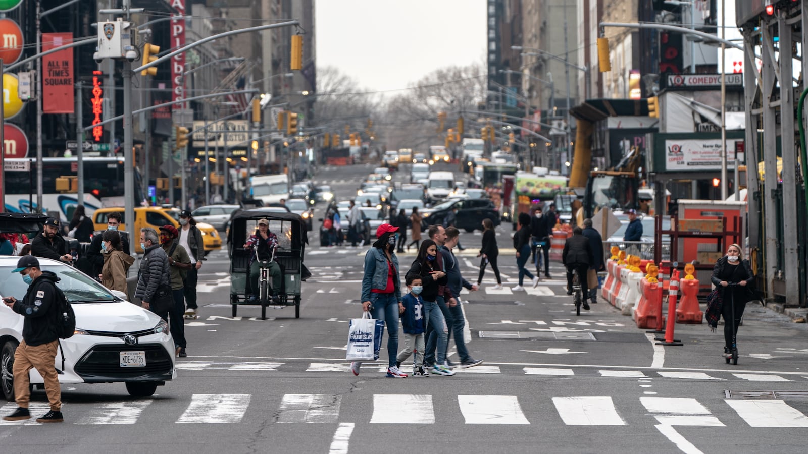 2021-03-26T023353Z_307226335_RC2QIM97PGQ2_RTRMADP_3_HEALTH-CORONAVIRUS-NEW-YORK_tesdv0