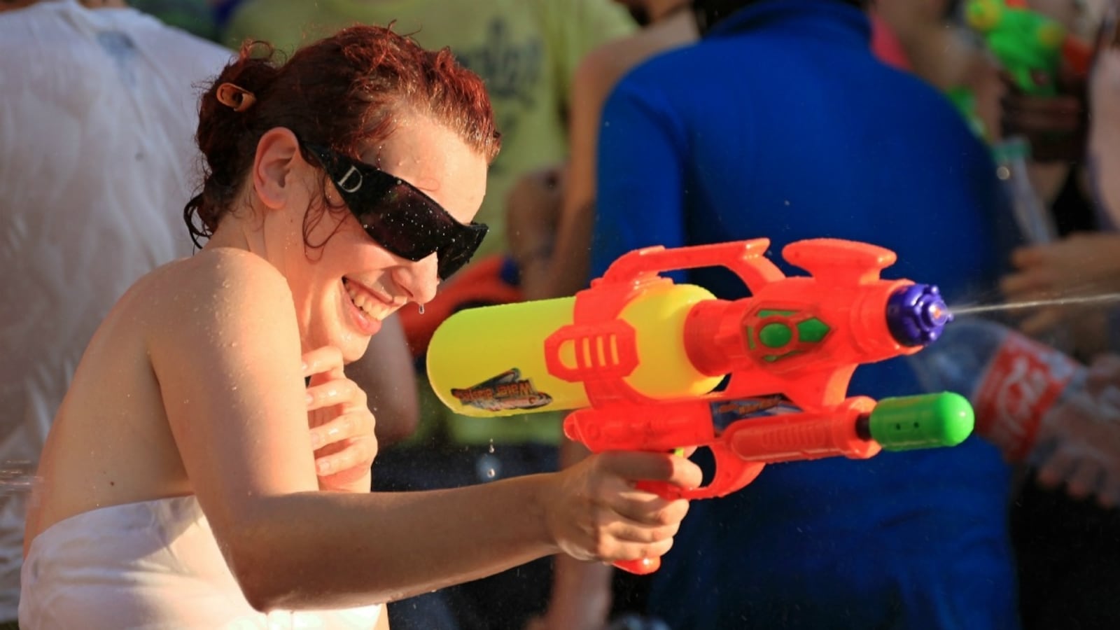 cheats/2012/04/27/water-guns-banned-from-conventions-real-guns-okay/waterguns-cheat_ggr2hg