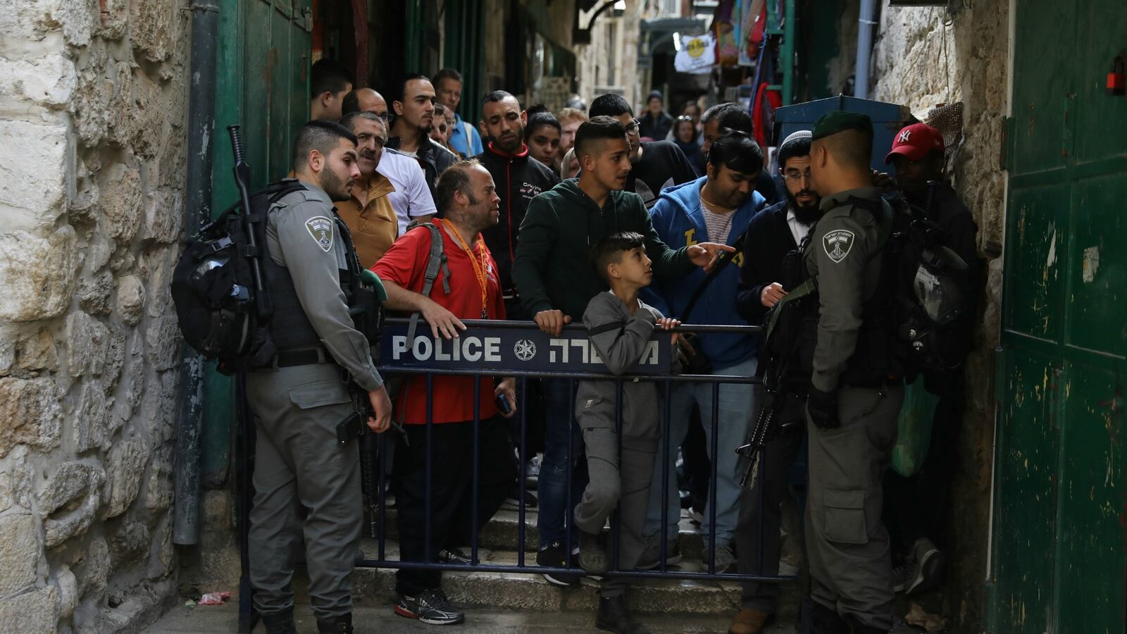 cheats/2017/04/01/israeli-police-kill-palestinian-after-stabbing/170401-israeli-police-kill-palestinian-cheat_gpq4is