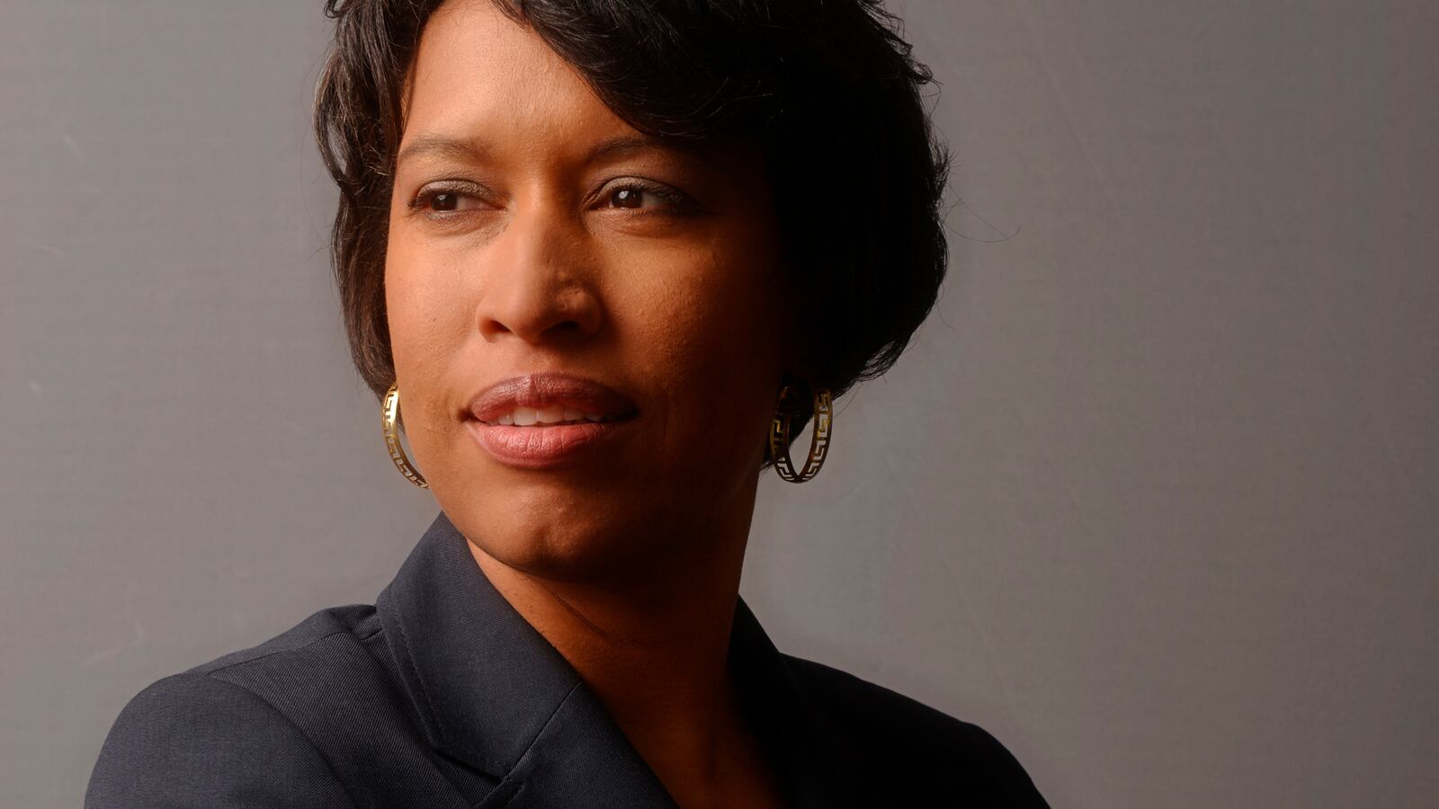 articles/2014/03/31/there-s-a-gray-shadow-in-tuesday-s-dc-primary/140330-dc-mayor-race_iut7yq