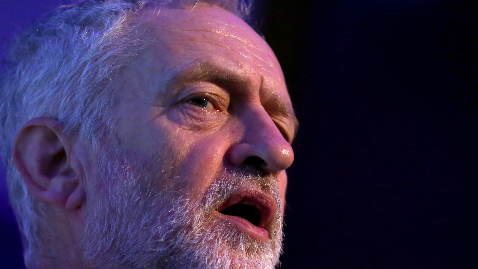 cheats/2016/11/19/uk-s-corbyn-slams-rich-white-trump-for-fake-anti-elitism/161119-corbyn-trump-anti-elitism-cheat_ll8c90