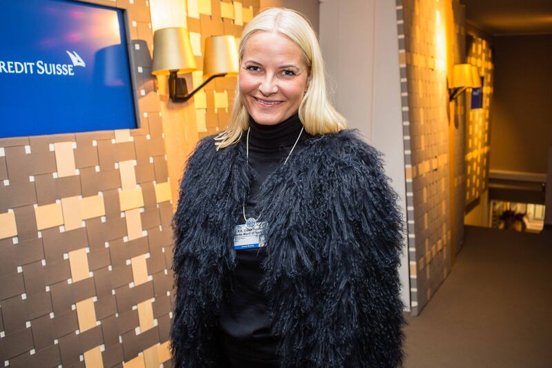 galleries/2014/01/23/tina-brown-and-credit-suisse-host-women-of-impact-dinner-in-davoss-photos/140123-brown-davos10_lfv84f