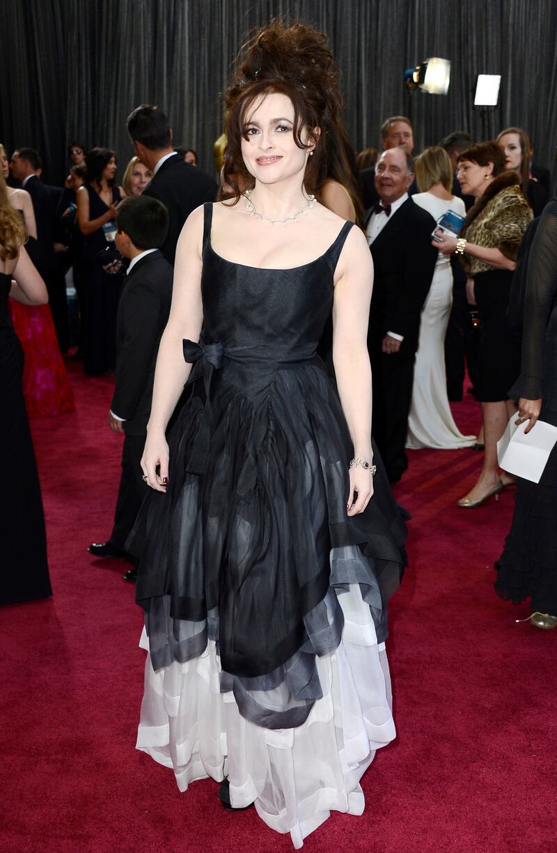 galleries/2013/02/24/best-of-the-2013-oscars-red-carpet-photos/130224-oscar-red-carpet-carter_yyxeur