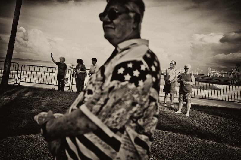 galleries/2012/10/10/charles-ommanney-stumps-with-mitt-romney-in-florida-photos/mitt-romney-in-florida-charles-ommanney-photos-03_nr9g8x