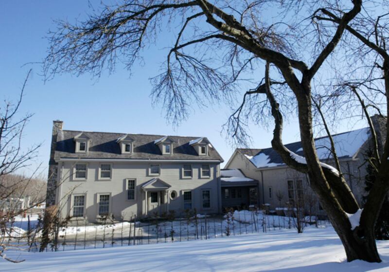 galleries/2010/12/16/gilded-cages/celeb-house-arrest---martha-stewart_skyihj