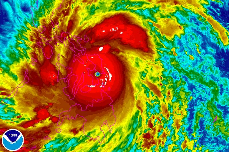 galleries/2013/11/08/monster-typhoon-haiyan-barrels-into-philippines-photos/typhoon-haiyan-4_mfirdo