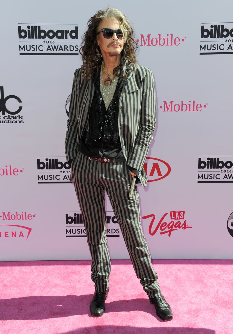 galleries/2016/05/23/how-lala-owned-billboard-s-red-carpet/160532-teeman-billboard-photos-6_i1gfbc