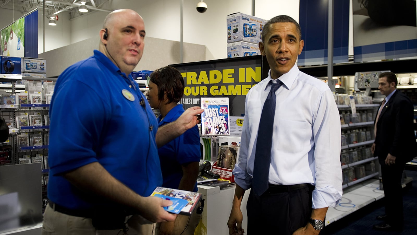 articles/2012/09/28/barack-obama-s-campaign-scoring-points-with-video-gamers/obama-video-games-early-voting-efforts-ashburn_ml2hfp