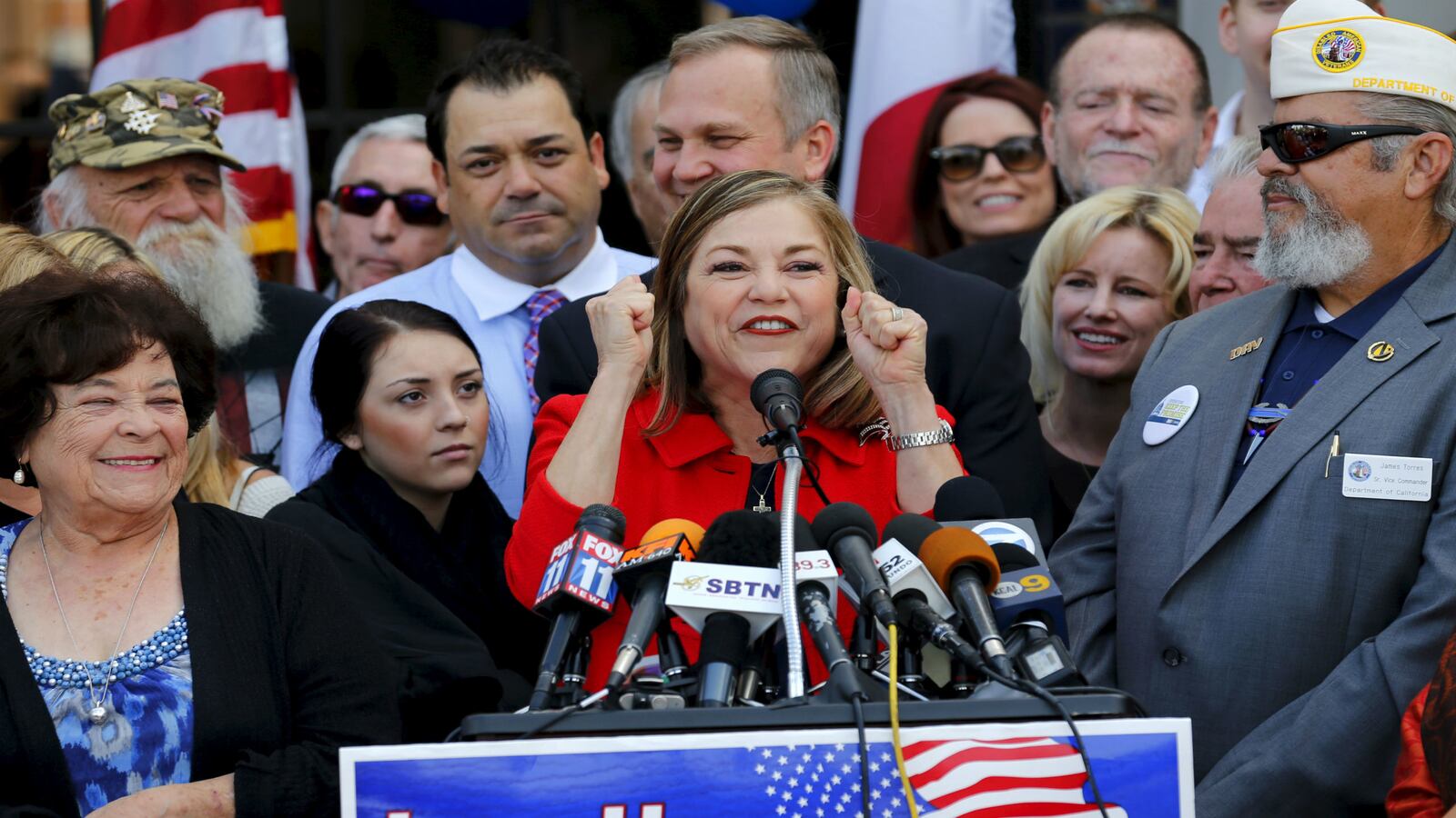 cheats/2015/05/17/sanchez-apologizes-for-whooping-gesture/150517-loretta-sanchez-gaffe-cheat_ab7qyu