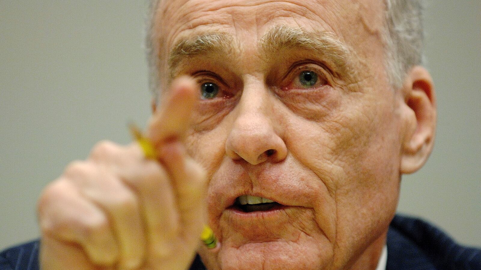 cheats/2015/06/09/manson-prosecutor-dead-at-80/150609-vincent-bugliosi-obit-cheat_qh3c8b