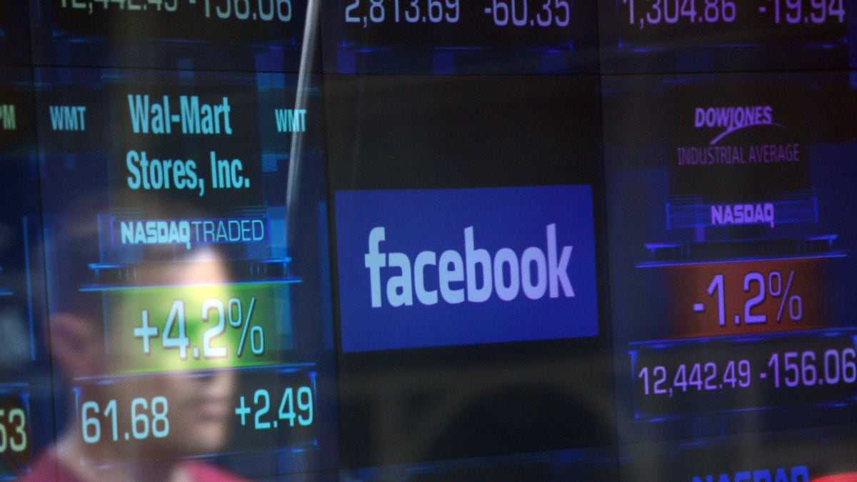 cheats/2012/10/23/facebook-stock-jumps-9-percent/facebook-earnings-stock-up-cheat_hfme92