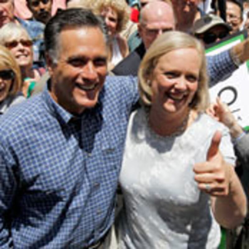 articles/2010/09/25/mitt-romney-and-meg-whitman-a-true-political-alliance/walshe-romney-whitman_118425_podh22
