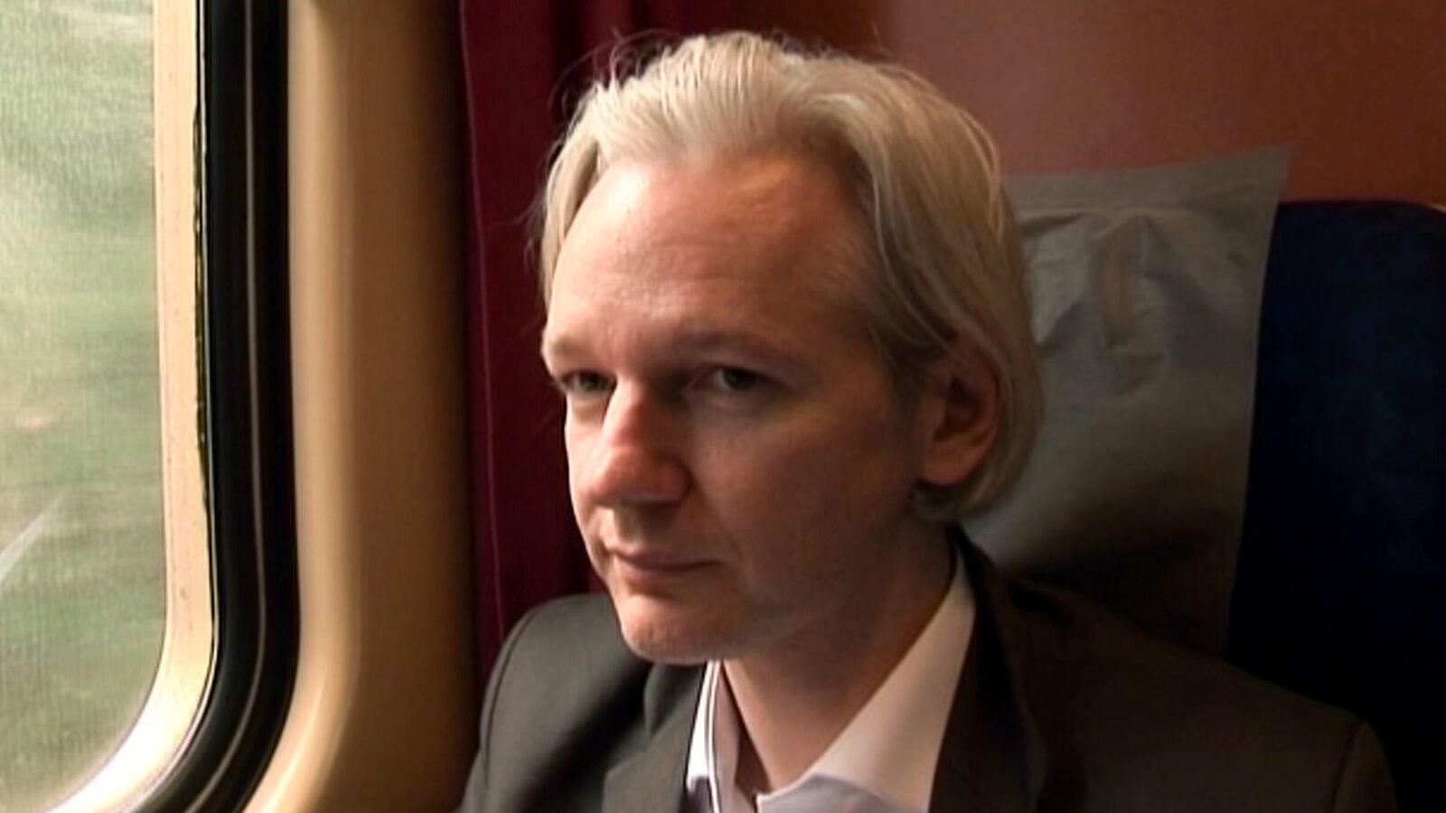 cheats/2013/10/14/assange-fifth-estate-will-fail/131014-assange-cheat_s8bndh