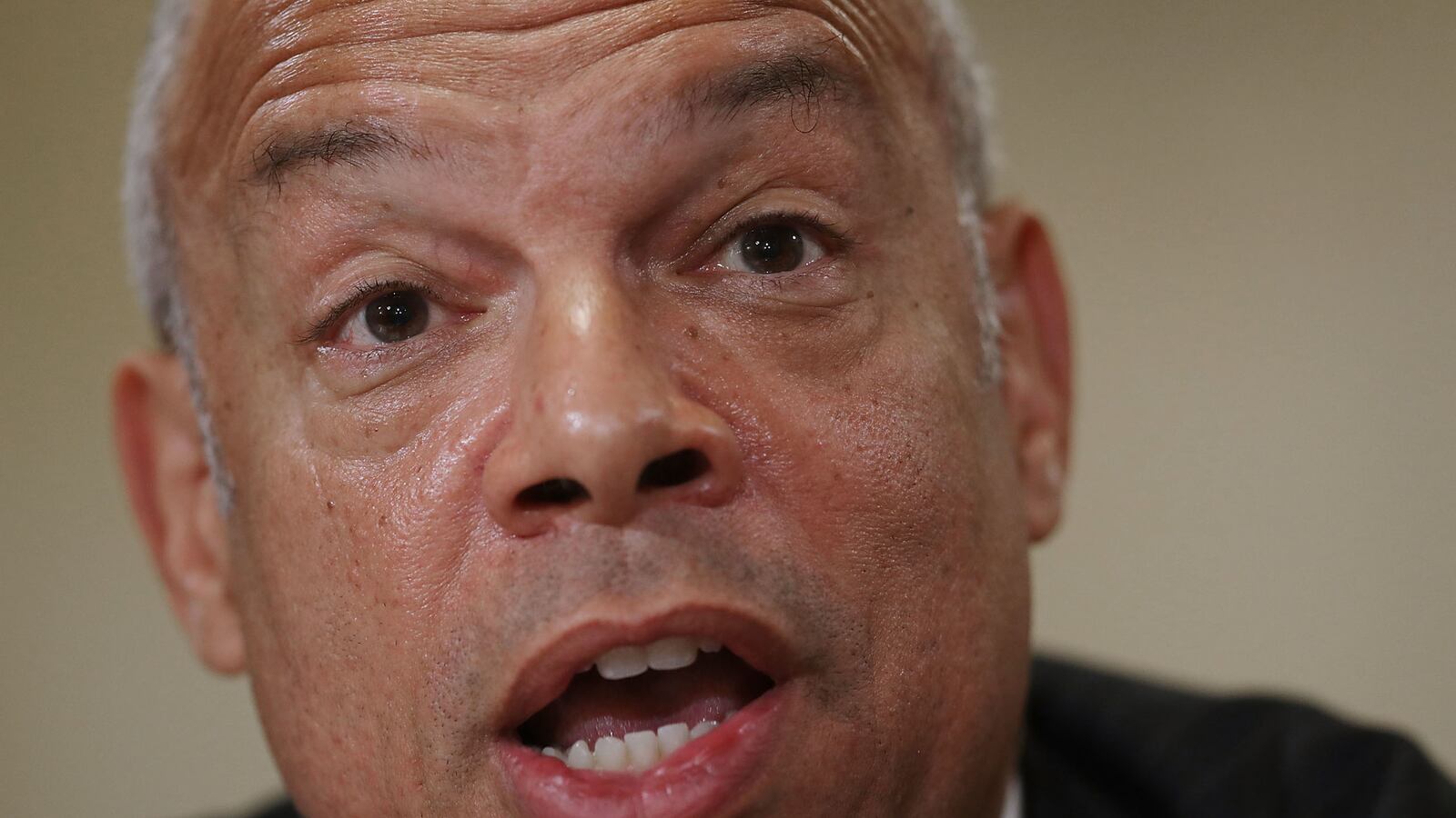 articles/2016/08/17/arab-and-muslim-cops-come-out-of-the-shadows-to-fight-stereotypes/160817-youseff-dearbourne-tease_hfzpdh