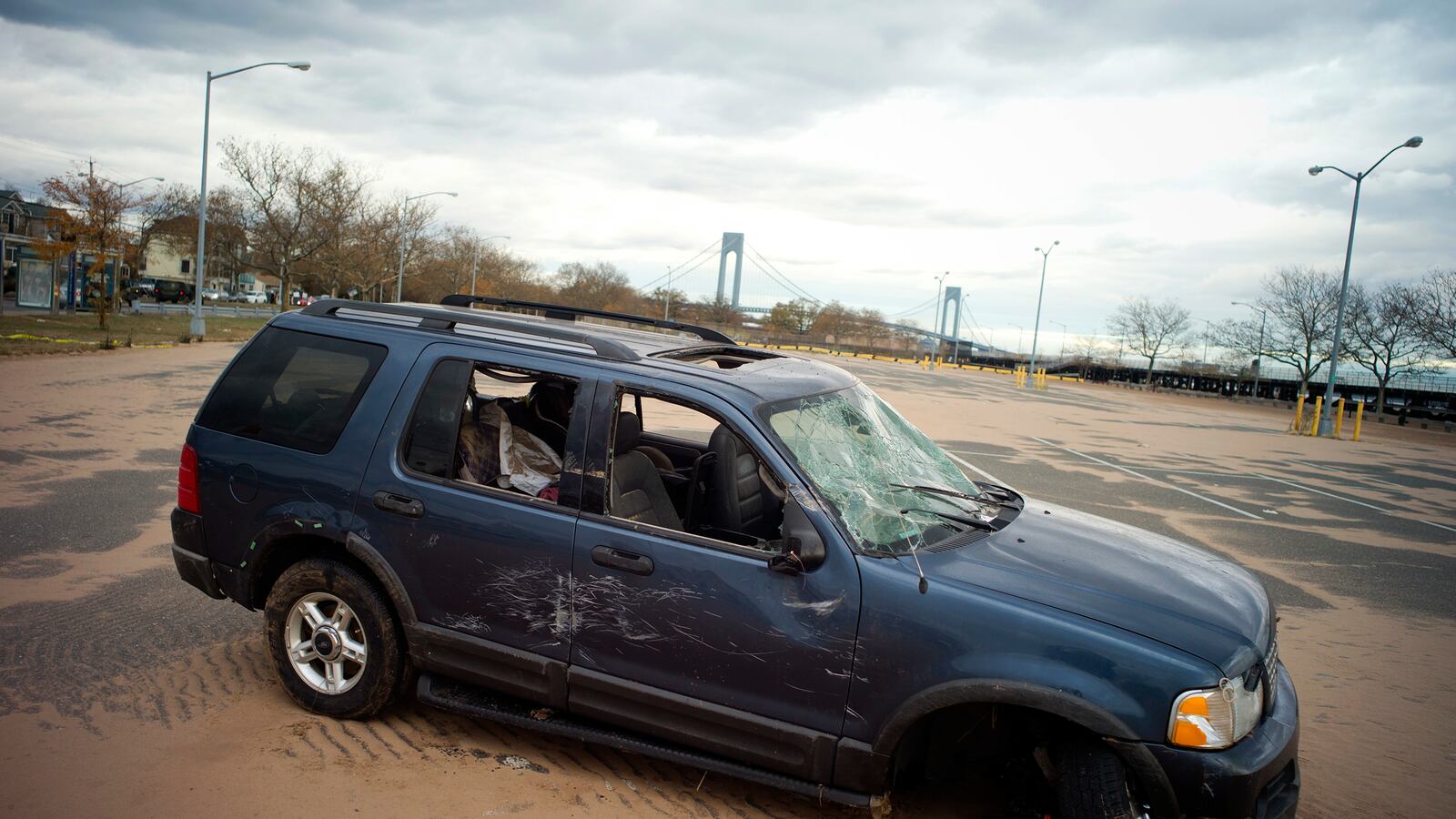 galleries/2012/11/03/staten-island-sandy-alan-chin-photos/staten-island-sandy-alan-chin-photos-intro_bpuvsv