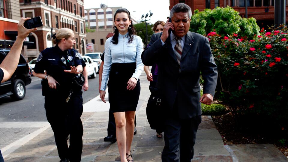 galleries/2011/03/25/fired-for-being-fat/fired-for-being-fat---domonique-ramirez_re8joh