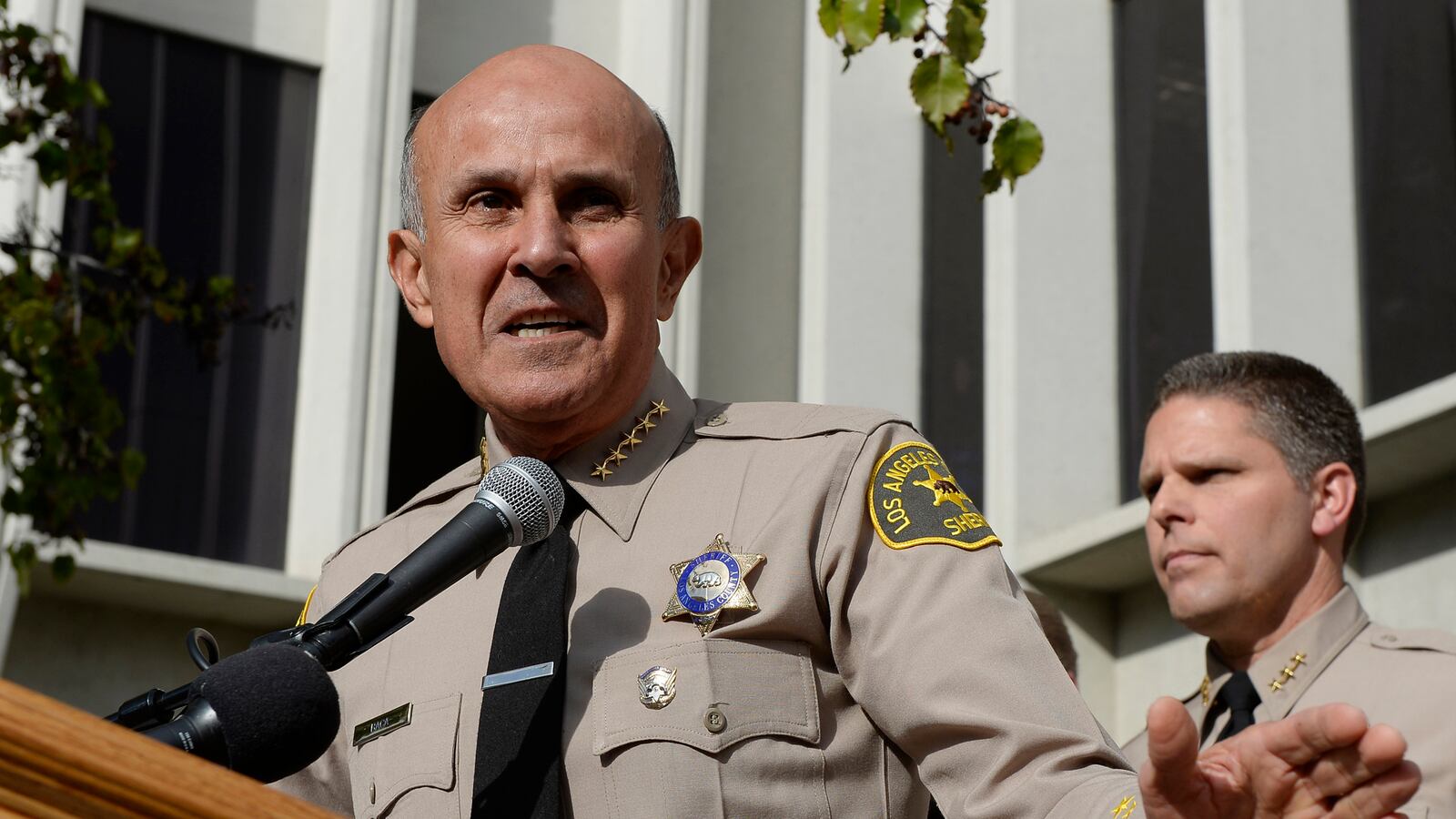 cheats/2014/01/07/la-sheriff-retires-amid-scandal/140107-sheriff-baca-cheat_gpnhzd