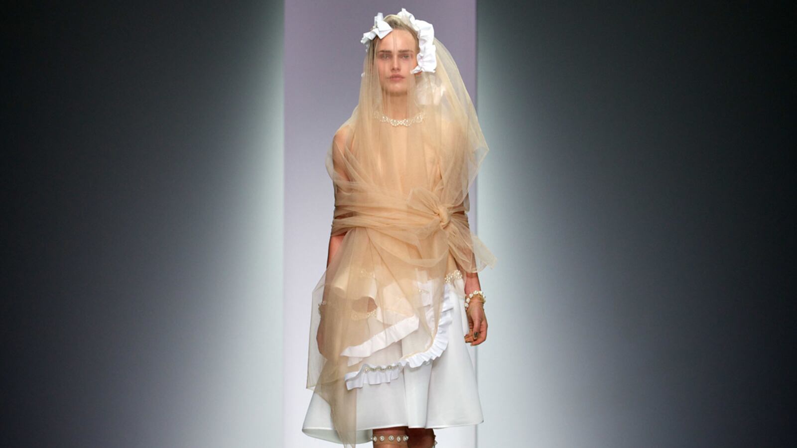 articles/2013/09/17/meadham-kirchhoff-v-simone-rocha/rocha-3_ucj7qf