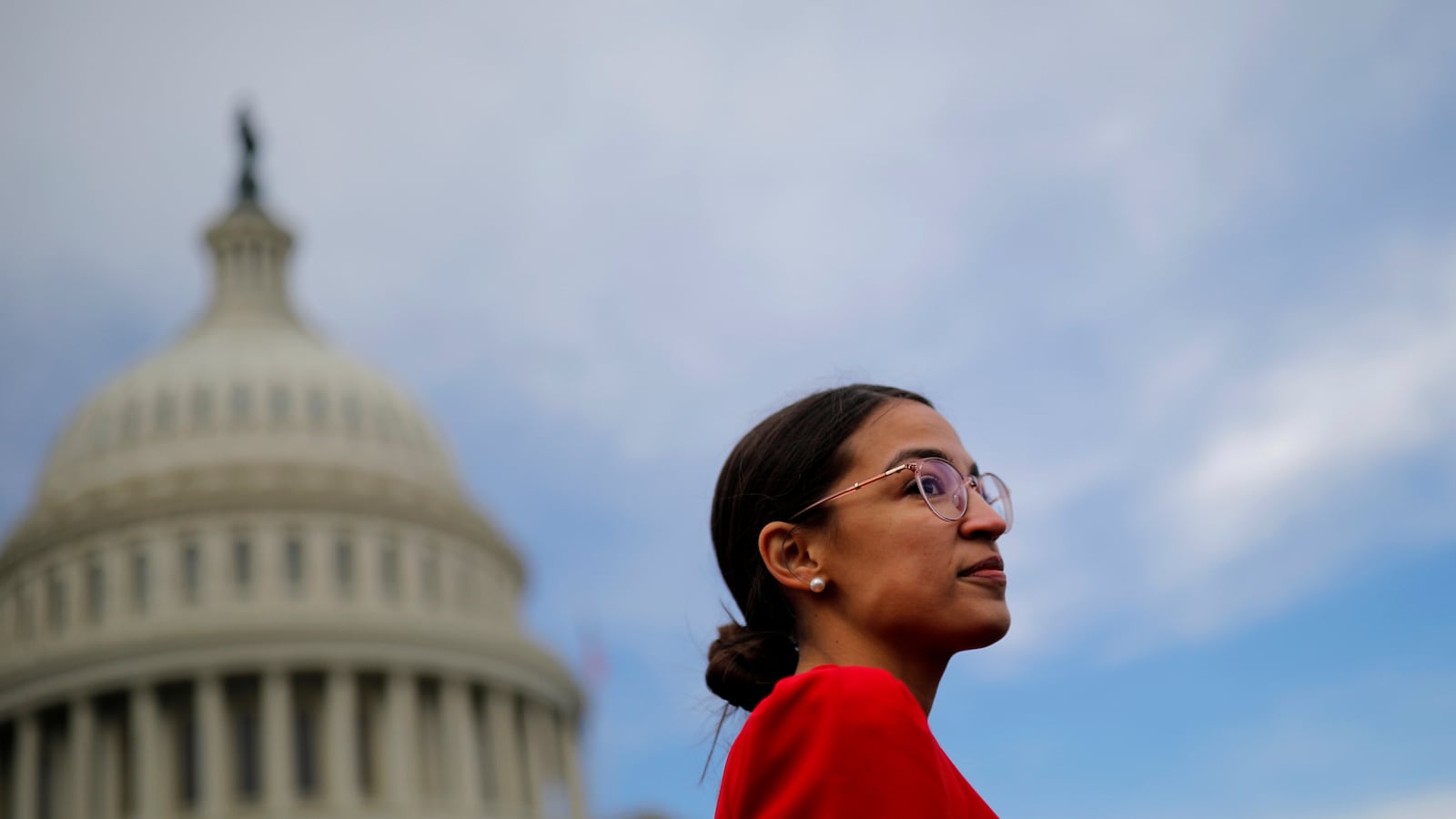 181118-ocasio-cortez-dem-newcomers_pkkqfi