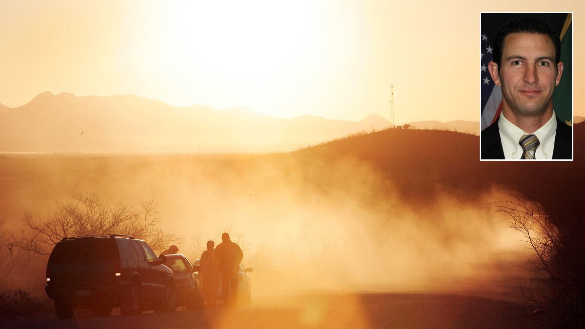 articles/2012/10/06/border-patrol-agent-s-death-dubbed-friendly-fire/puente-mexico-border-tease-embed_xvo9wr