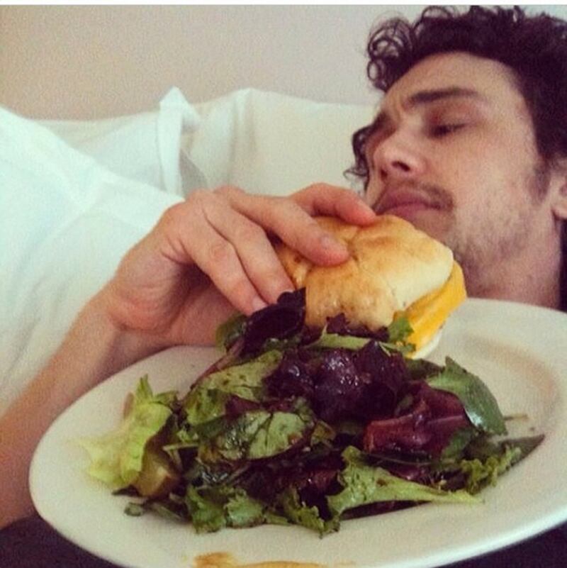 galleries/2014/03/09/ellen-s-oscar-selfie-the-week-s-best-celebrity-selfies-photos/140307-selfies-jamesfrancotv_vj4uay