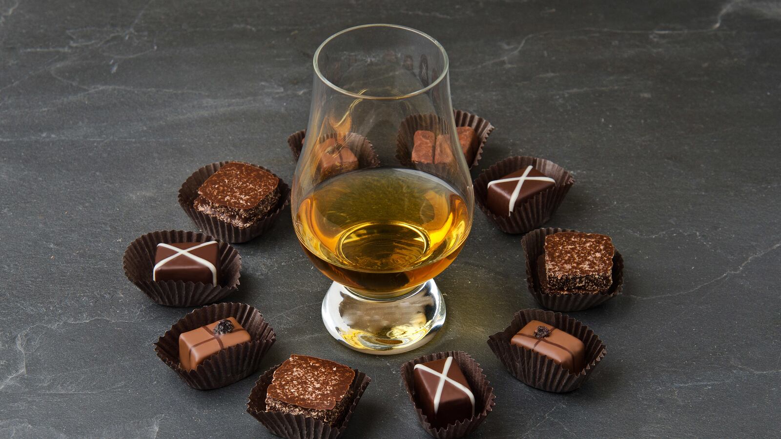 articles/2017/01/25/adult-candy-scotch-chocolate-for-burns-night/170124-rothbaum-whiskey-chocolates-tease_umv6q7