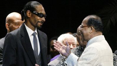 cheats/2009/03/02/snoop-joins-nation-of-islam/snoop-nation-of-islam_u9b2fd