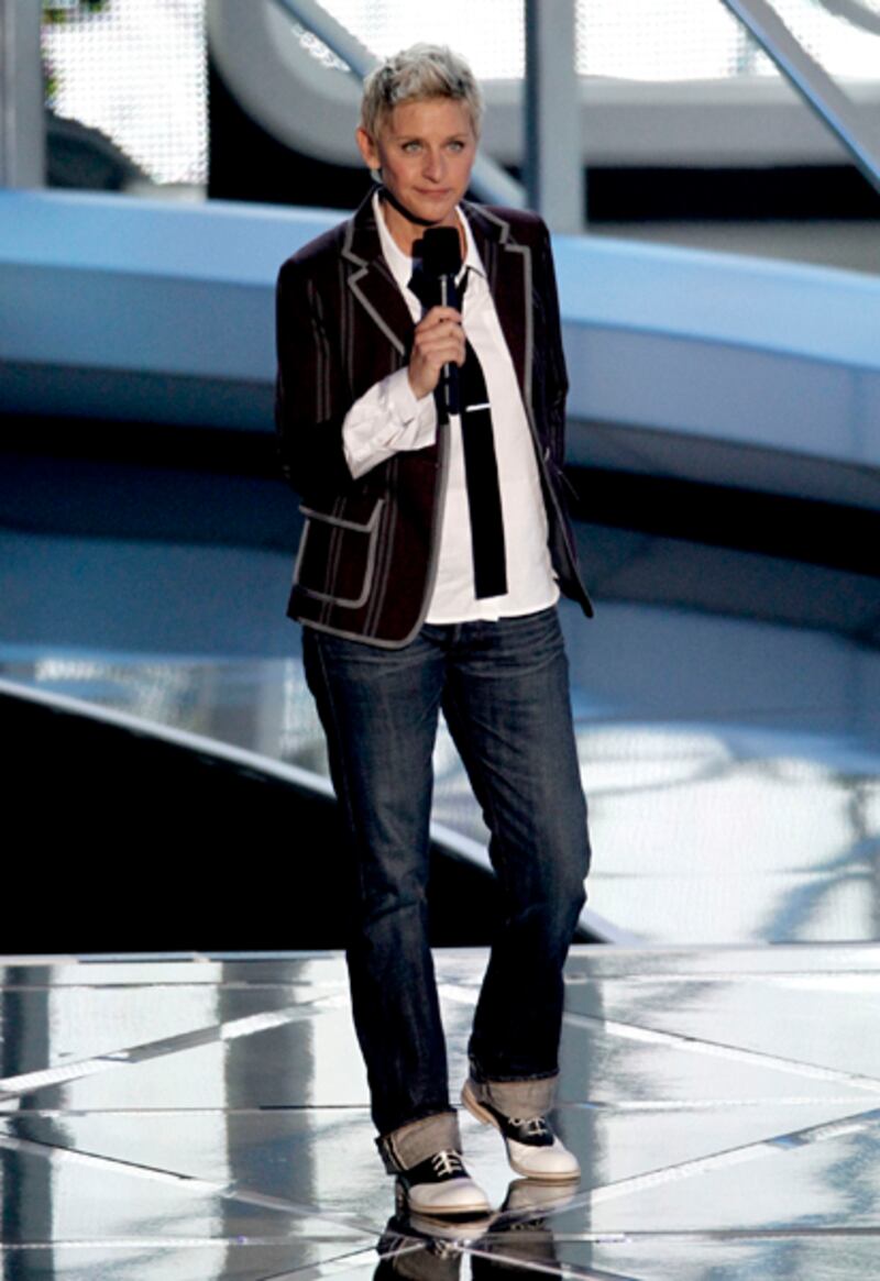 galleries/2011/08/22/famous-vegans-bill-clinton-natalie-portman-and-more/ellen-degeneres-vegan_xijjrp