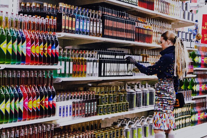 galleries/2014/03/05/shop-til-you-drop-at-chanel-fall-winter-2014-paris-fashion-week-photos/140305-harry-carr7_fq9ypb