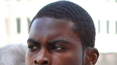 cheats/2009/07/20/ex-nfl-star-vick-released/michael-vick-1_hfhsnl