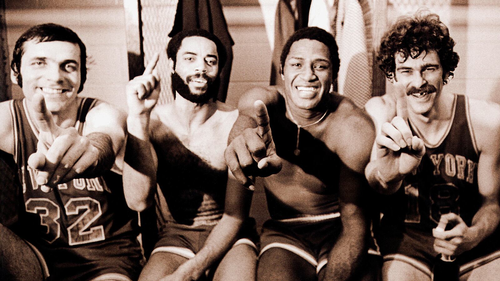 articles/2014/04/19/when-the-garden-was-eden-why-new-york-city-needs-the-knicks-now-more-than-ever/140418-silverman-knicks-tease_ekdomq