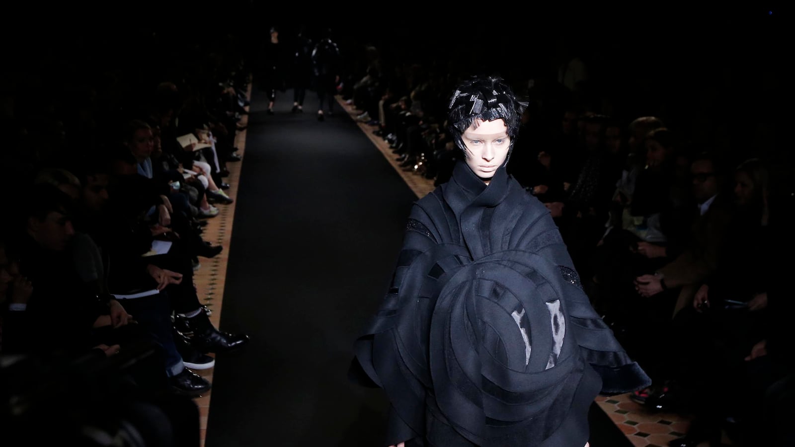 articles/2014/03/04/comme-des-garcons-kenzo-and-more-japanese-designers-at-paris-fashion-week/20140304-foreman-japanese_zuxnpz