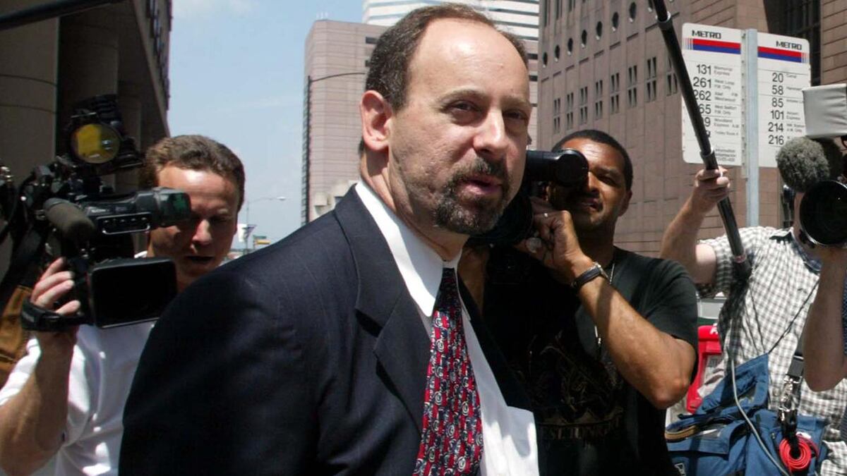 cheats/2012/03/07/sec-dropped-the-ball-on-ponzi-scam/spencer-barasch-sec-investigator-allen-stanford-trial-cheat_p9mlax