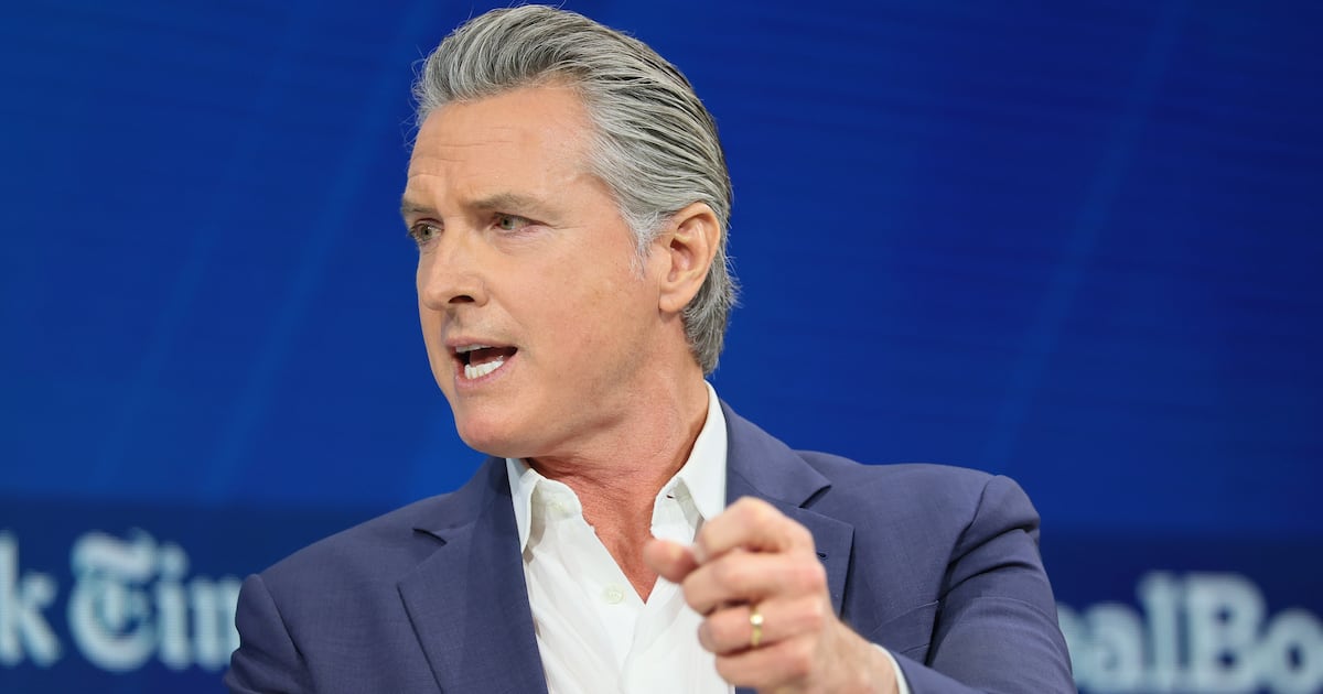Gavin Newsom ist fassungslos über die vernichtende Kritik eines Podcasters ...