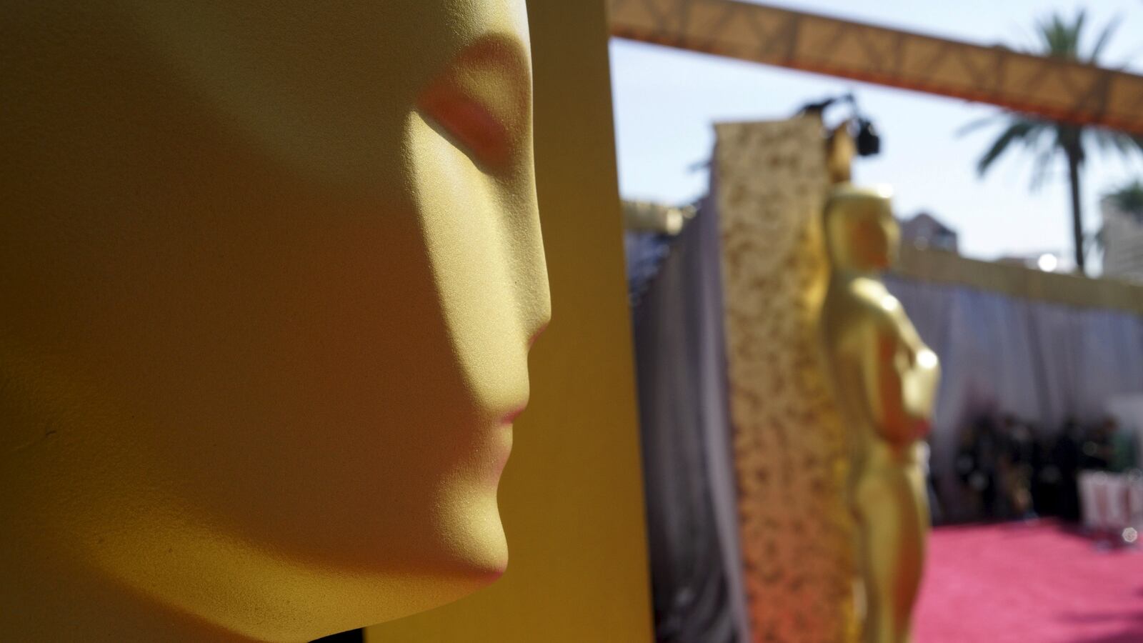 articles/2016/02/28/watch-the-2016-oscars-red-carpet-live-streaming-online/160228-oscars-red-carpet-how-to-watch-tease_rdf9hf