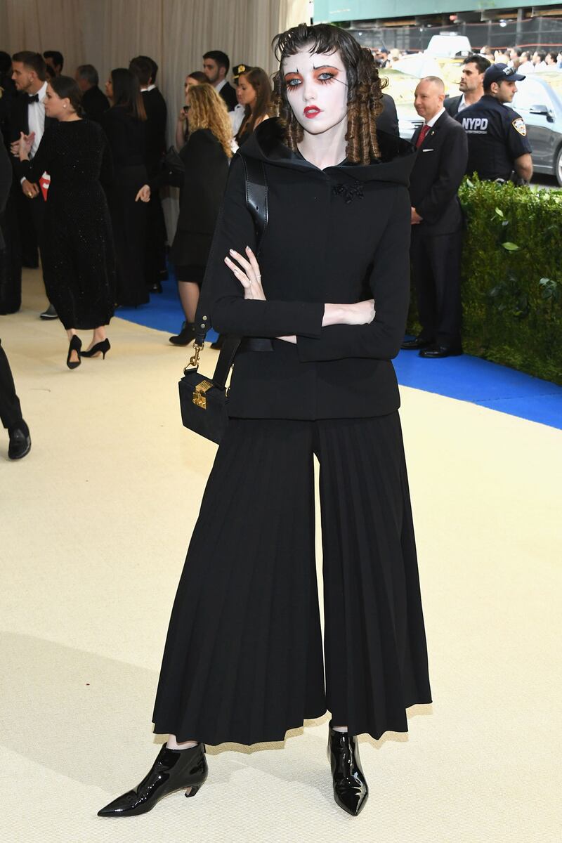 galleries/2017/05/01/how-to-rock-the-met-gala-red-carpet/170501-met-gala-34_ikikzq