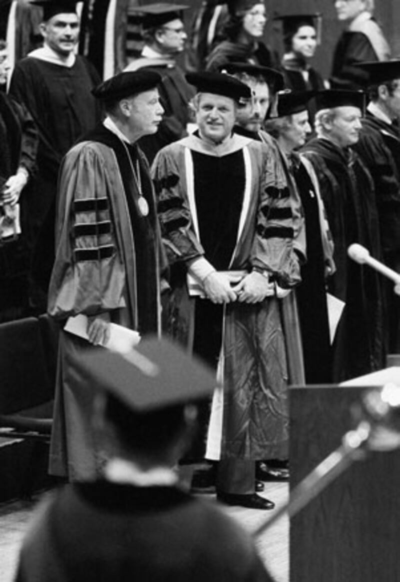 galleries/2010/05/14/the-30-all-time-graduation-speakers/commencement-speakers---ted-kennedy_ishvif